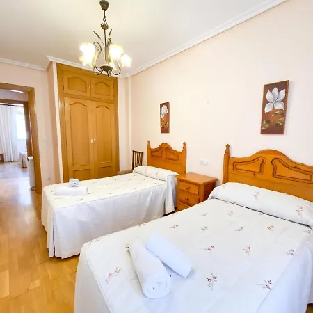 Vivienda Turistica Los Leones Berlanga de Duero Esterno foto